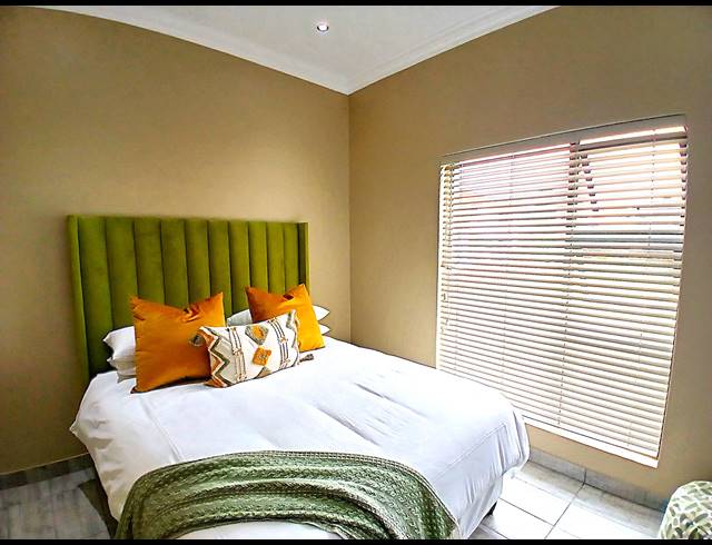 3 BEDROOM FREESTANDING FOR SALE IN BLUE VALLEY GOLF ESTATE